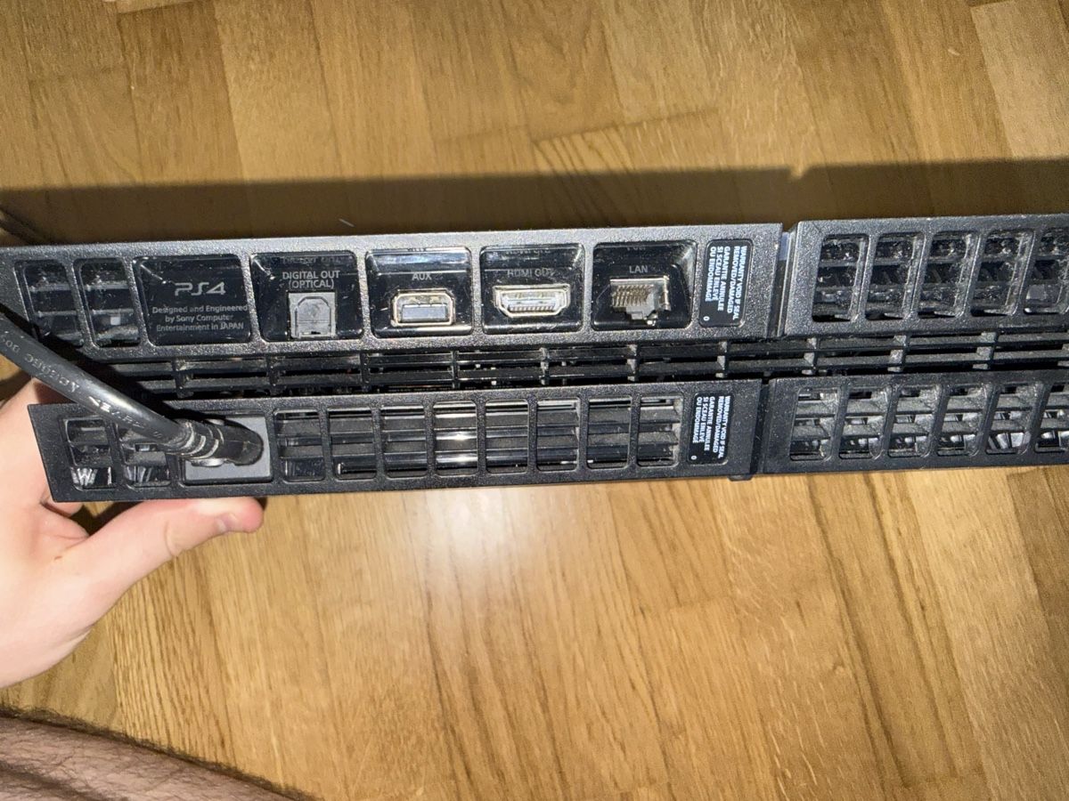 Sony Console: PS4 – Usato da Kirchberg BE venduto da Chrigu_86 2