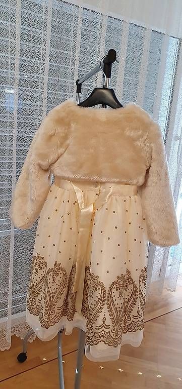 Robes et jupes: Wunderschönes Kleid mit Pelz Bolero – D'occasion à Langenthal par hab_zw5p 1