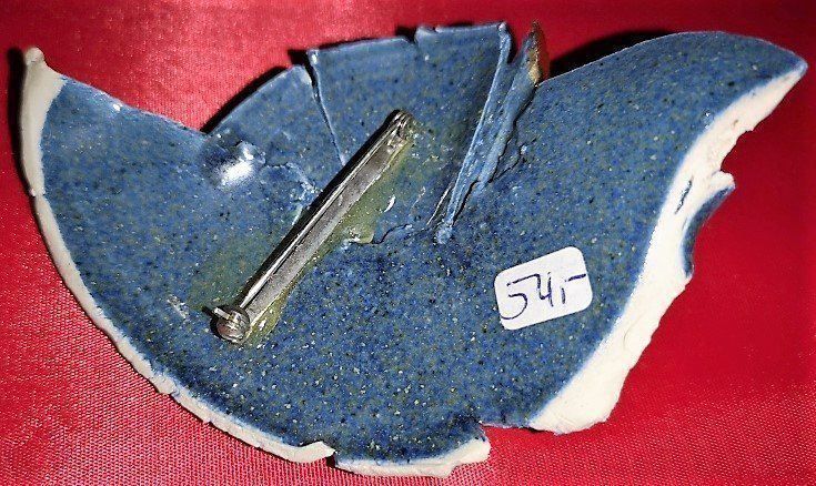 Broschen & Nadeln: Brosche aus Keramik – Neu (gemäss Beschreibung) aus Lutzenberg von Truhe 2