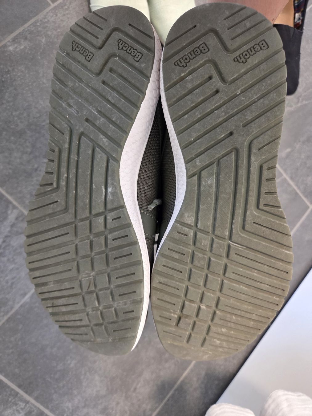 Bench Scarpe da donna: Bench Sneaker Grösse 40 – Usato da Reichenburg venduto da gin15 2