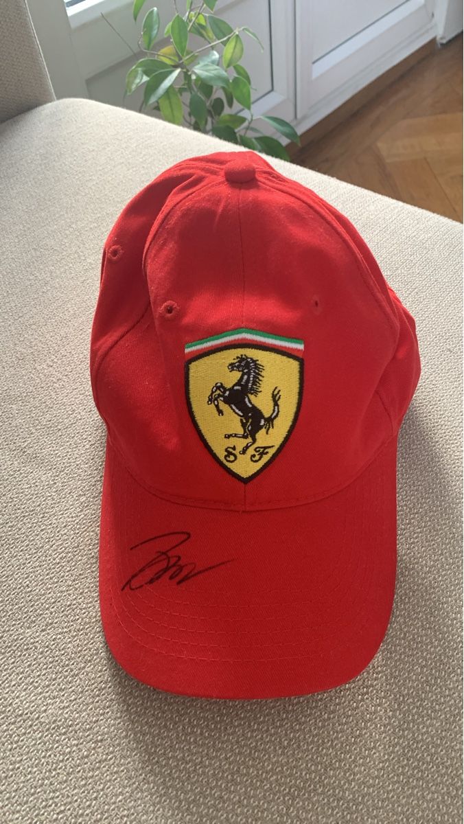Copricapi, berretti & cappellini: Ferrari Cap - Signed by Charles & Sainz – Nuovo (secondo la descrizione) da Pully venduto da sim_9d9d