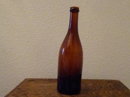 Antike Weinflasche / Bordeaux?