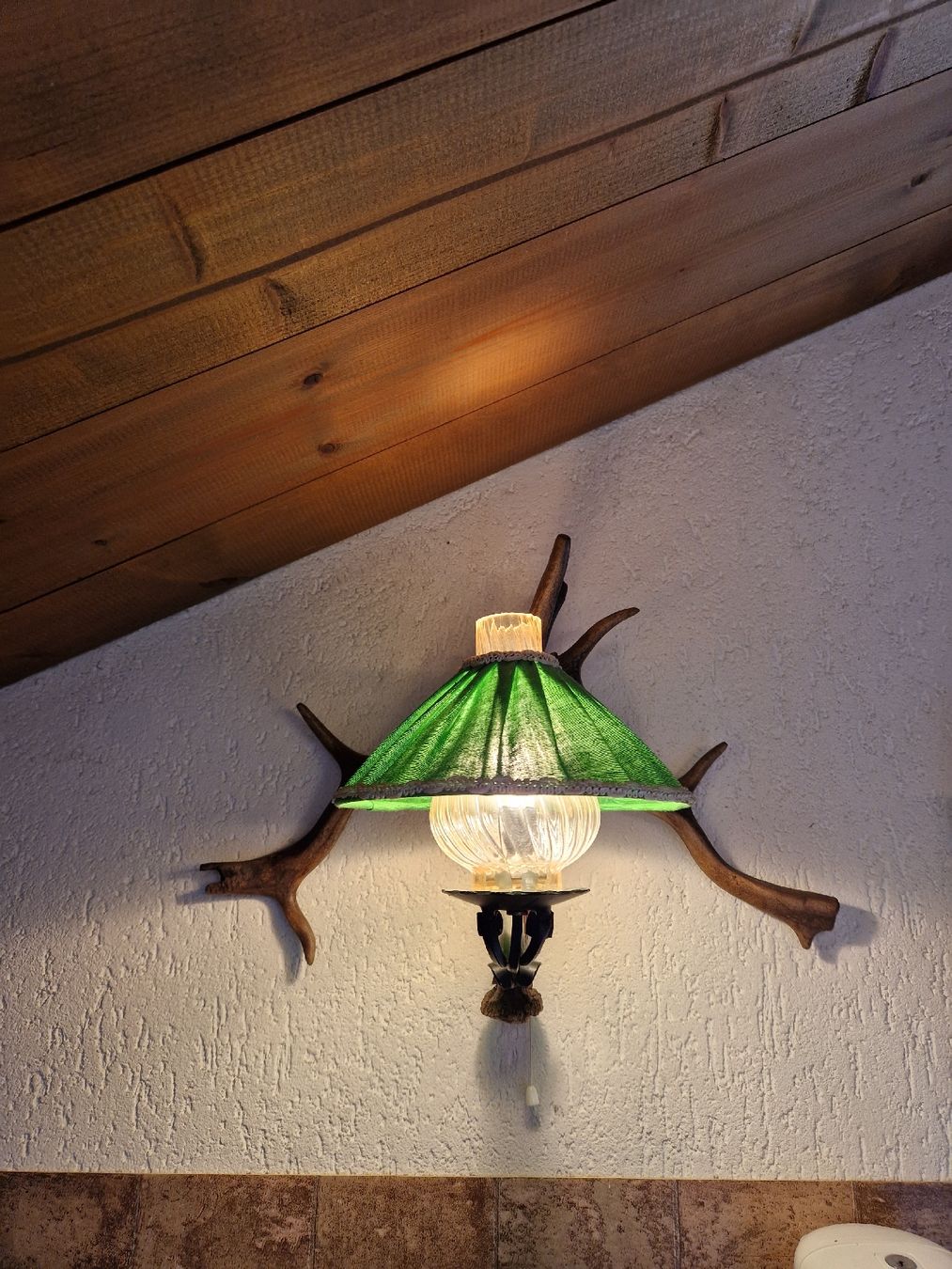 Lampade: Lampe murale en bois de cerf – Usato da Court venduto da car_lc8s 3