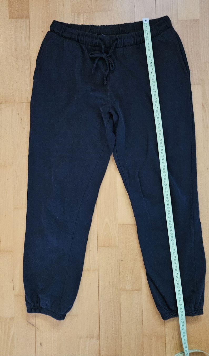 Pantaloni: 2 Paar Jogginghose Vila schwarz elastischer Bund – Usato da Rombach venduto da ThriftBetter 1