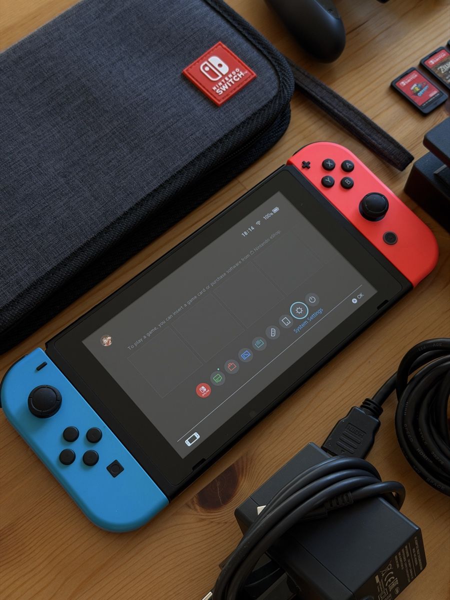 Nintendo Console: Nintendo Switch V1 Console – Complete Set + 3 Games + Case – Usato da Zürich venduto da idbronskiy 8