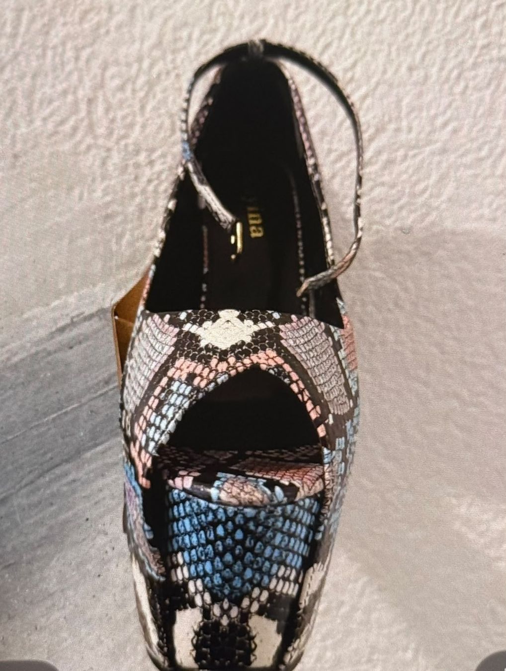 Scarpe da donna: chaussure femme – Usato da Münchenbuchsee venduto da dac_tq2j 1
