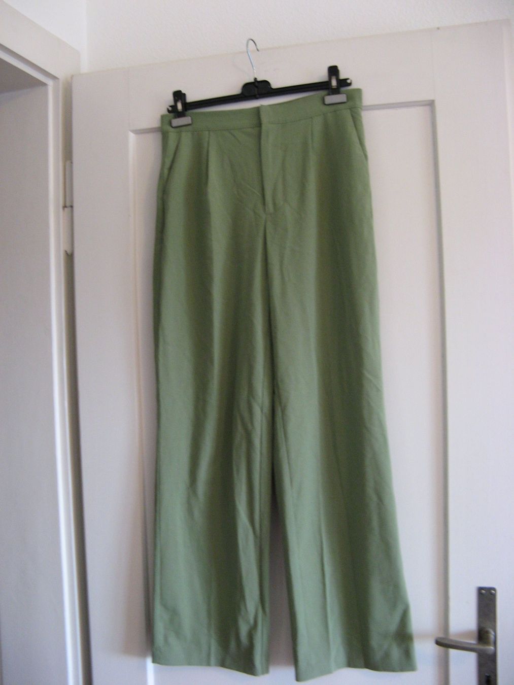 Pull&Bear Pantaloni: grüne Hose Pull & Bear Gr. M – Usato da Zürich venduto da apil