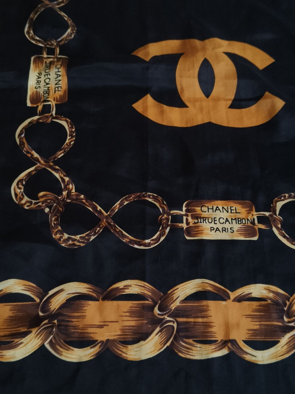 Chanel Foulard & Sciarpe: CHANEL Seidentuch – Usato da Zürich venduto da Anni_Z 5