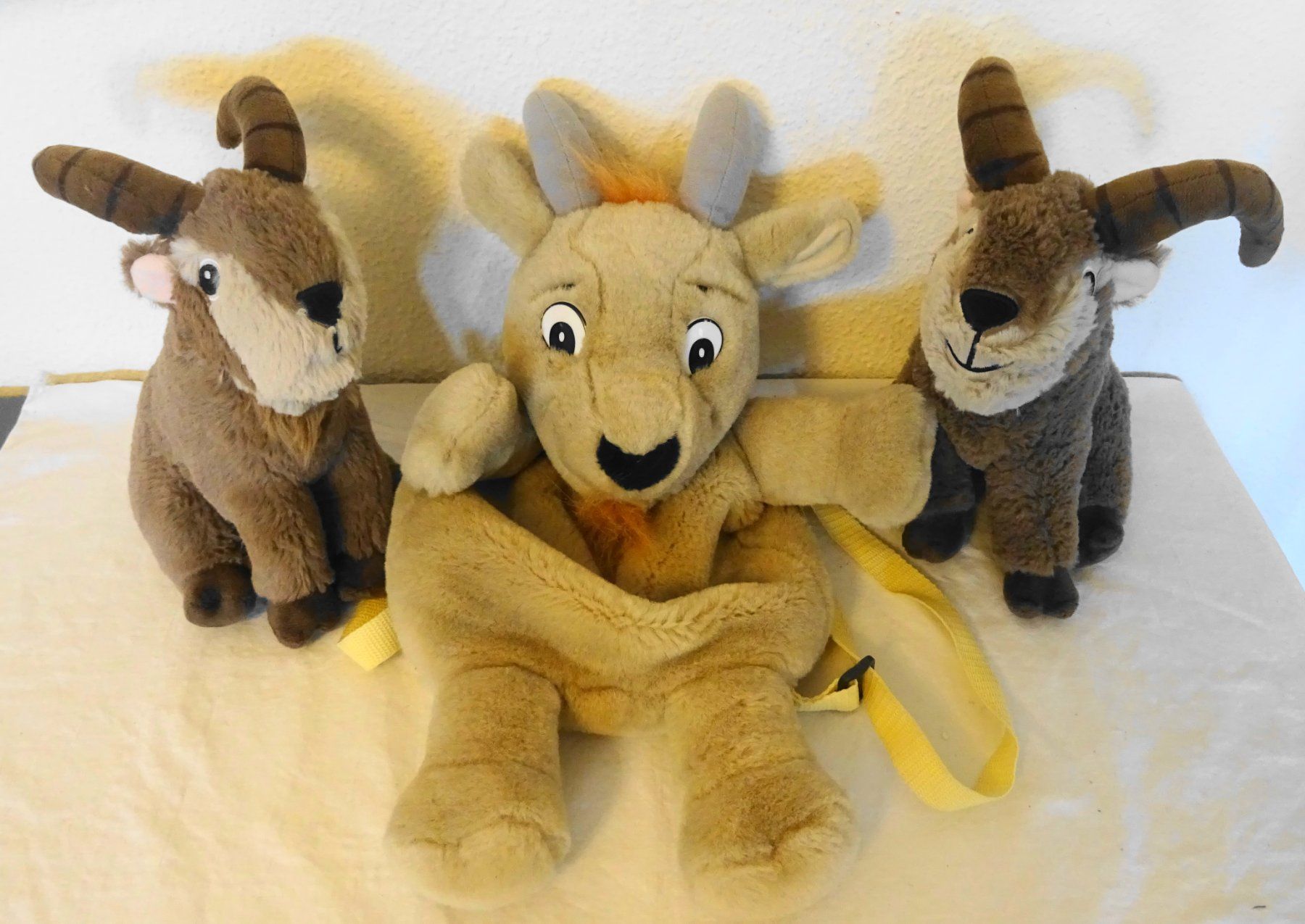 Giocattoli: Süsses Steinbock Stofftier-Set, 1 Rucksack und 2 Tiere – Usato da Zürich venduto da Connie8 1