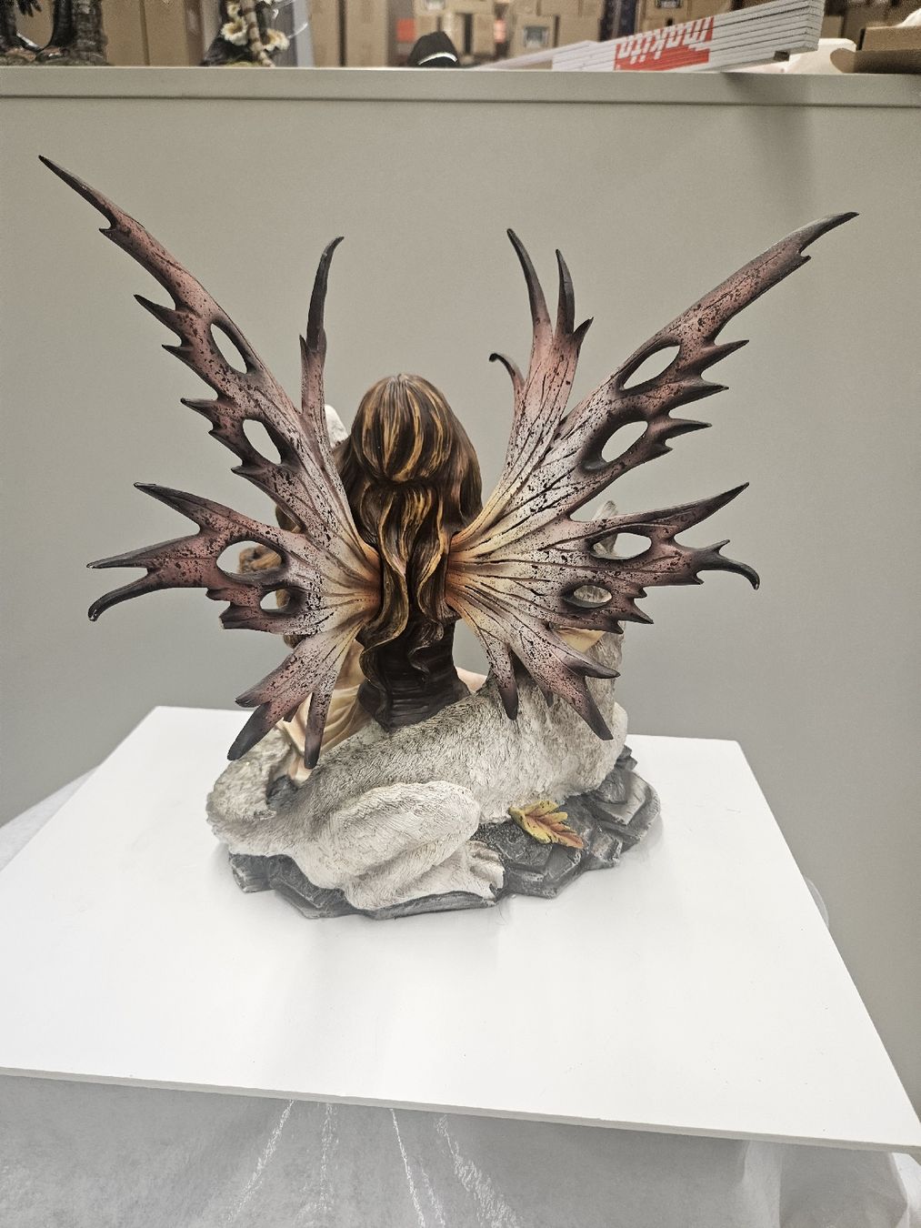 Statuette: Fee mit Wolf u d Seeadler 33 x30cm – Nuovo (secondo la descrizione) da Dielsdorf venduto da Kenan997 3