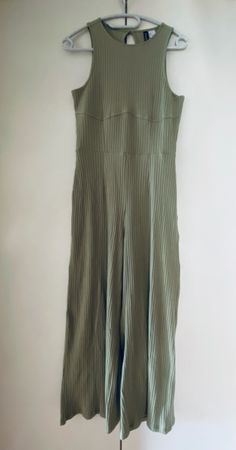 Jumpsuit H&M vert olive - neuf - taille S