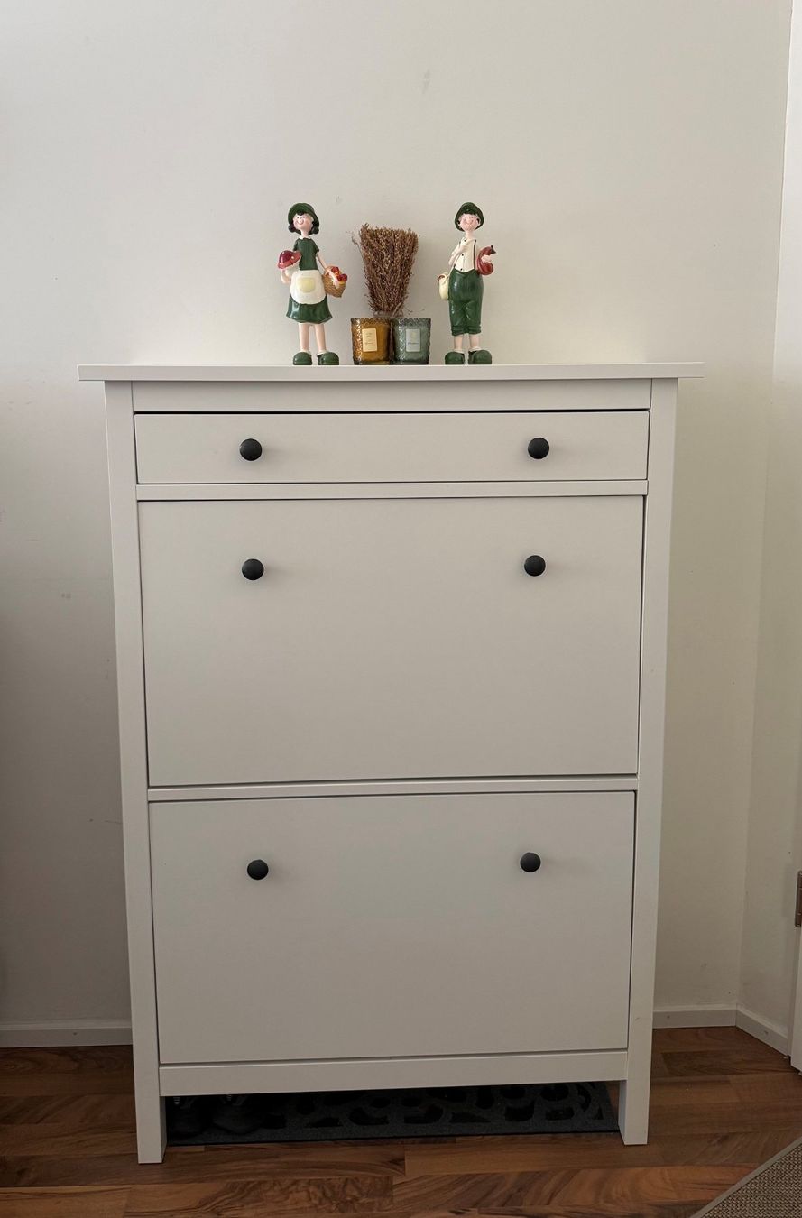 Ikea Cassettiere: IKEA HEMNES shoe cabinet with two compartments – Usato da Zürich venduto da sar_9jz9