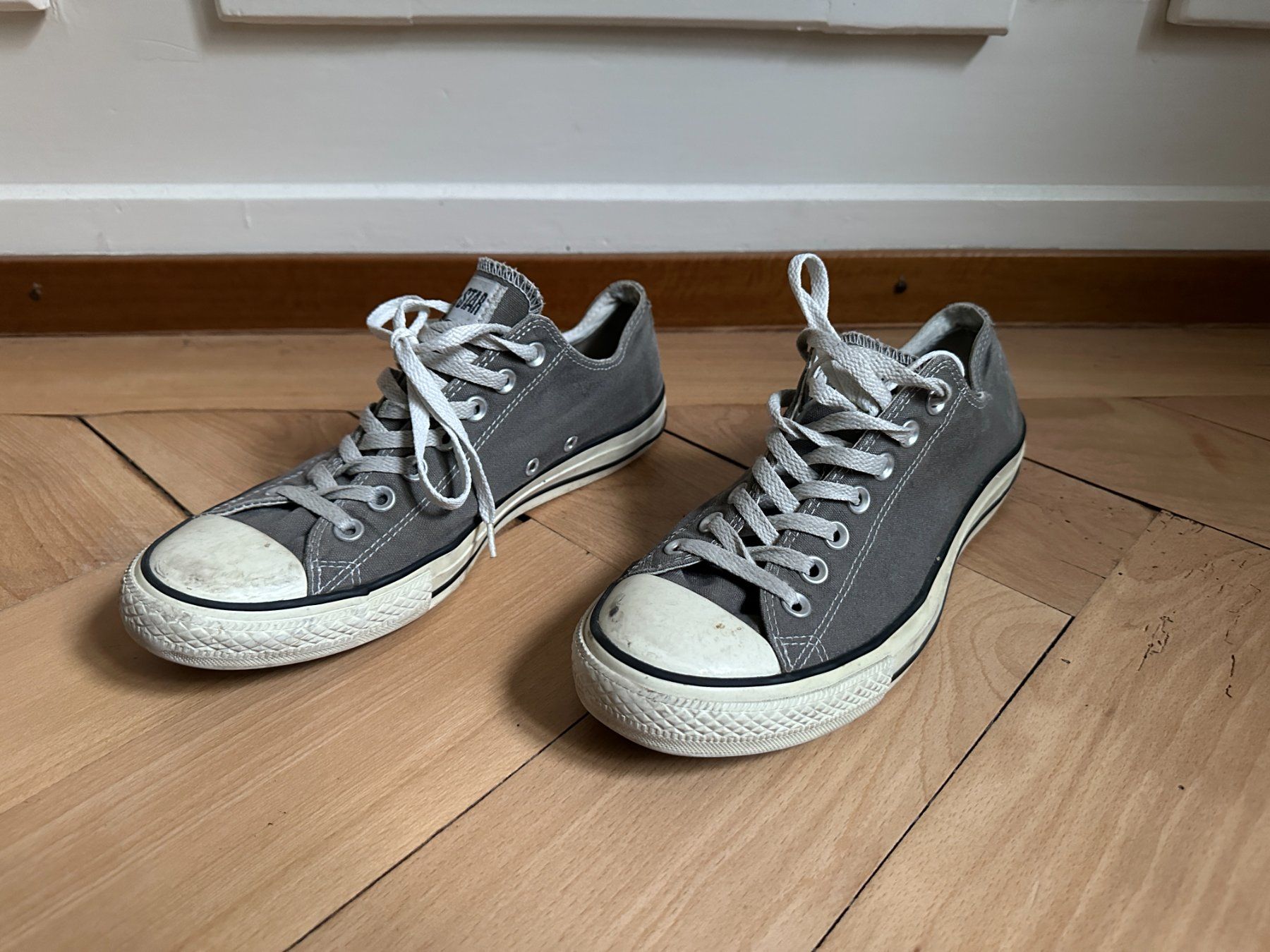 Converse Chaussures hommes: CONVERSE - Sneaker grau 43 – D'occasion à Zürich par Diazaio