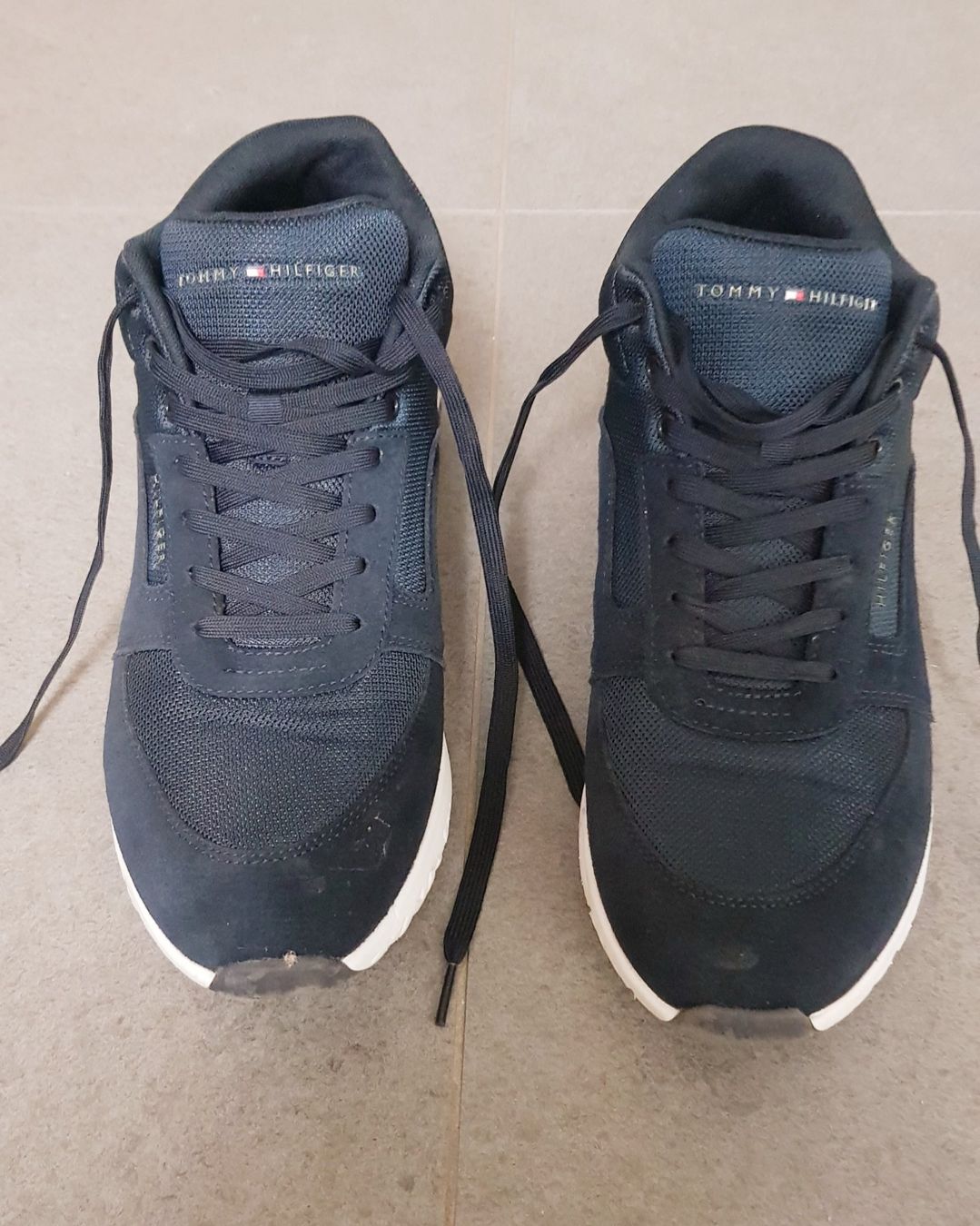 Tommy Hilfiger Scarpe da uomo: Tommy Hilfiger Herren Sneaker, Gr. 46 – Usato da Lostorf venduto da Montymonk