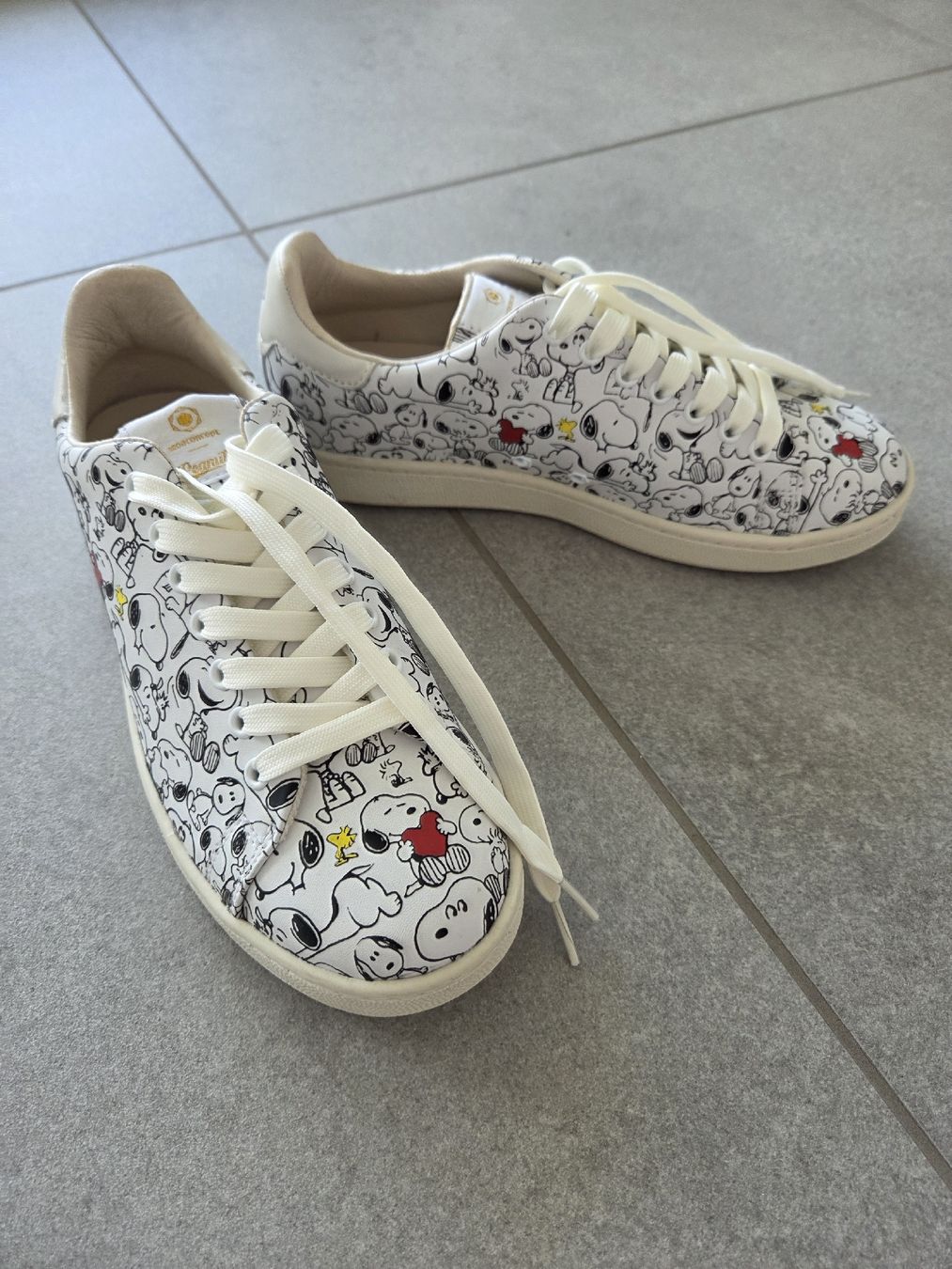 Scarpe da uomo: Peanuts Sneaker von Moa Concept Weiss/Bunt Gr. 39 – Nuovo (secondo la descrizione) da Schenkon venduto da jinibi 1