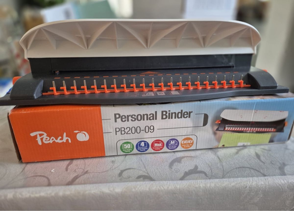Bindegeräte: Silhouette Portrait 3 Plotter + Peach Personal Binder – Gebraucht aus Dielsdorf von cjpulia 4