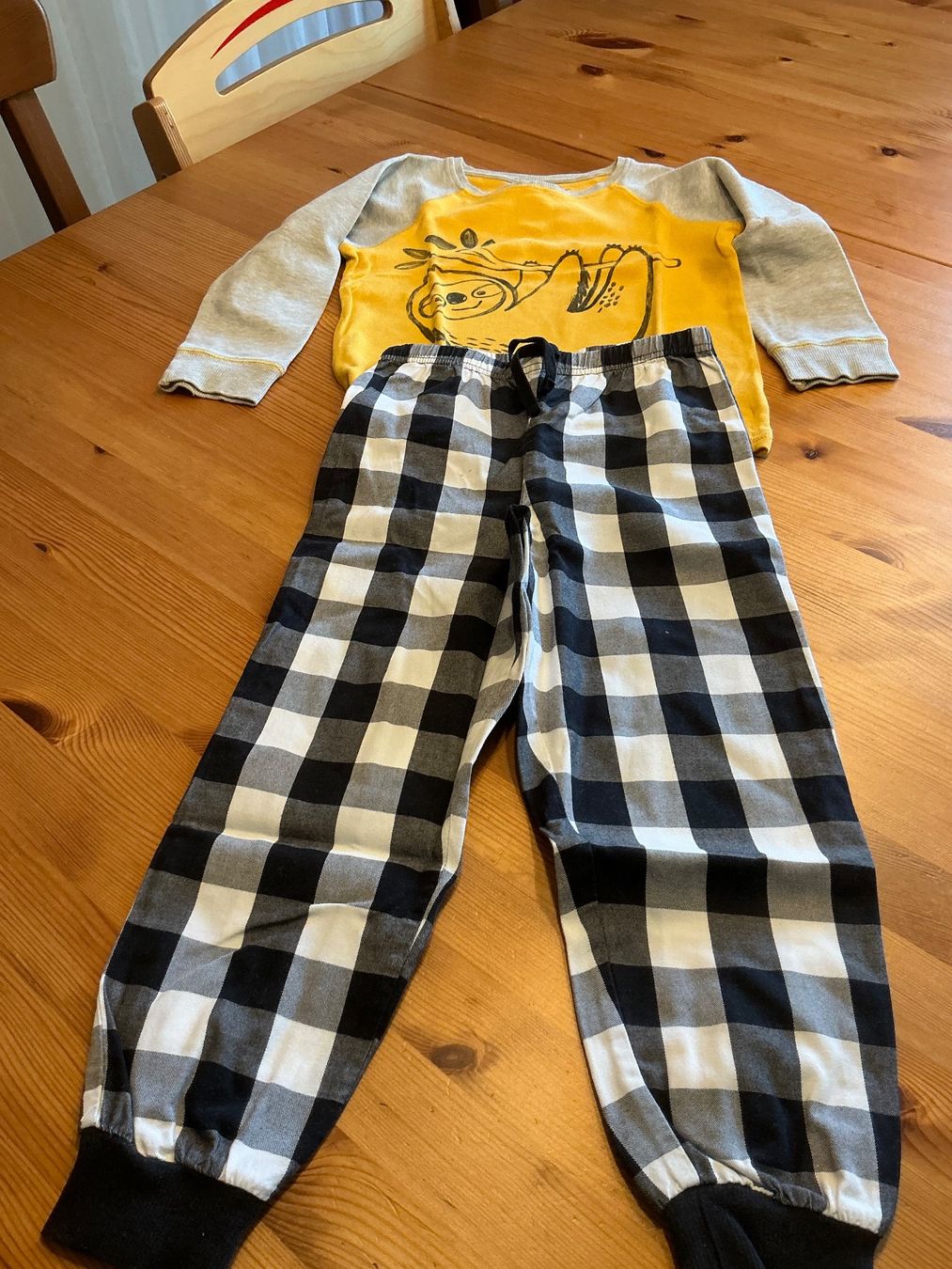 Next Pyjamas & Ähnliches: Kinder Pyjama von NEXT,  Grösse 116 – Gebraucht aus Aesch BL von Fortexx