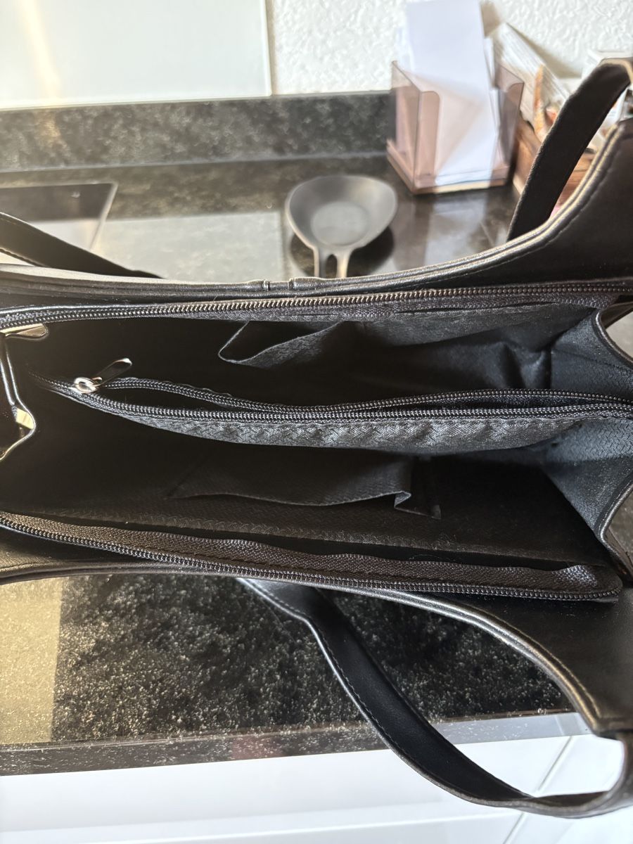 Gucci Borse da donna: Gucci Handtasche schwarz neu – Nuovo (secondo la descrizione) da Hombrechtikon venduto da ufpasse 2