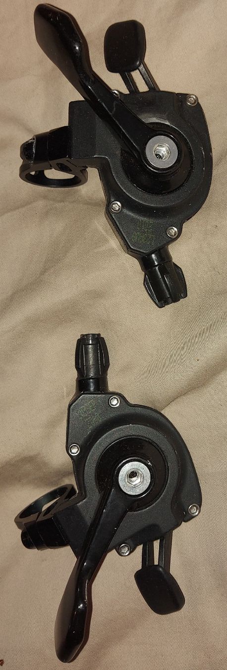 Sram Pezzi di ricambio: Manettes de dérailleur SRAM 2x10 vitesses  – Usato da Genève venduto da Keza 1