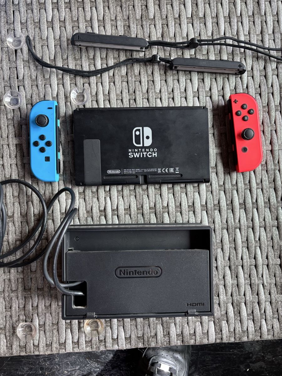 Nintendo Console: Nintendo Switch OLED Konsole Mario Edition gebraucht – Usato da Widnau venduto da ste_2cxb 3