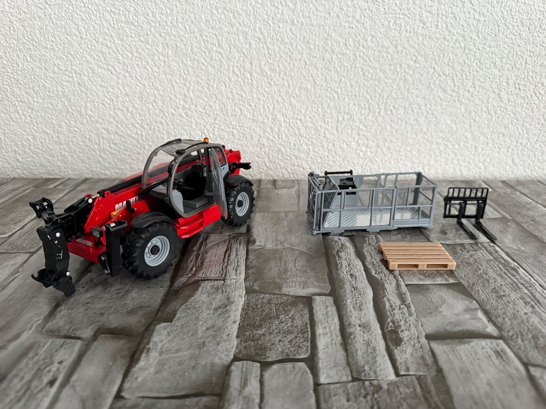 Kit di modellismo & Modellini statici: Manitou MT 1840 (1:32) – Nuovo (secondo la descrizione) da Riggisberg venduto da Dive0 1