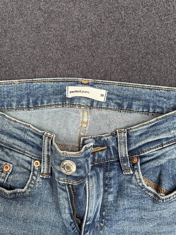 Jeans: Damen-Jeans perfect jeans – Usato da Steinhausen venduto da deikoon 2