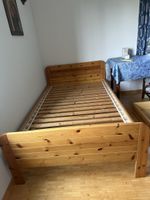 Bettgestell Kiefer massiv mit Schublade gebrauchter Zustand