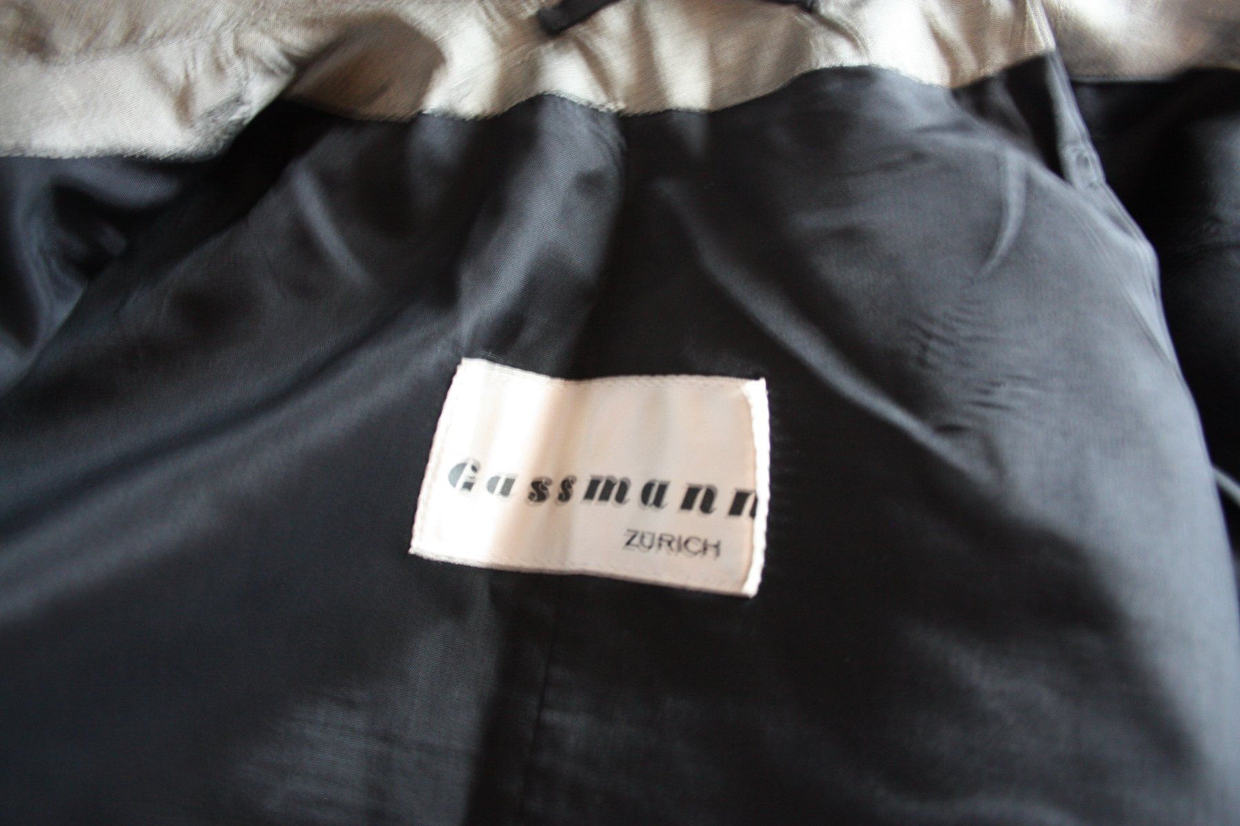 Giacche: Jacke Blazer GASSMANN silberfarben Seide Gr. M – Usato da Flüelen venduto da Diversicum-Vintage 4