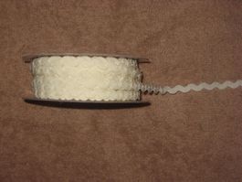 Zick-Zack Band Polyamid creme 5mm breit Reststück