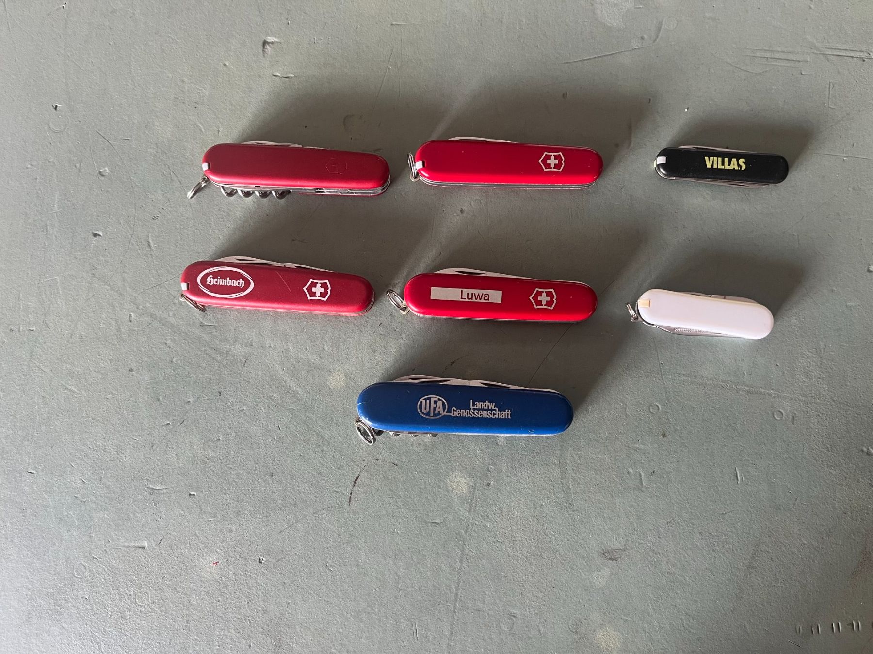 Victorinox Coltelli tascabile: Kleine Messersammlung – Usato da Dintikon venduto da Redgar58