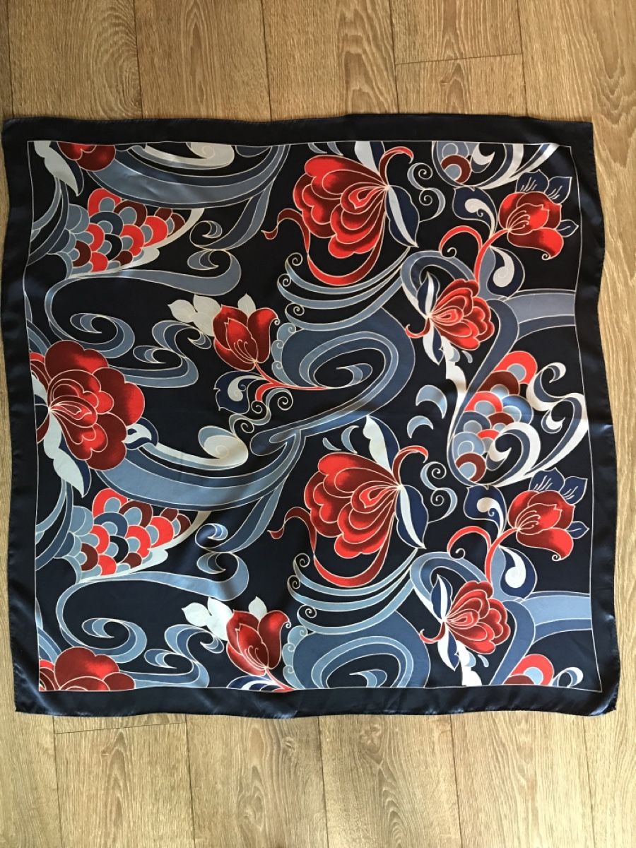 Foulards, Tücher & Schals: Frangi foulard en soie – Gebraucht aus Grimisuat von eliseba88