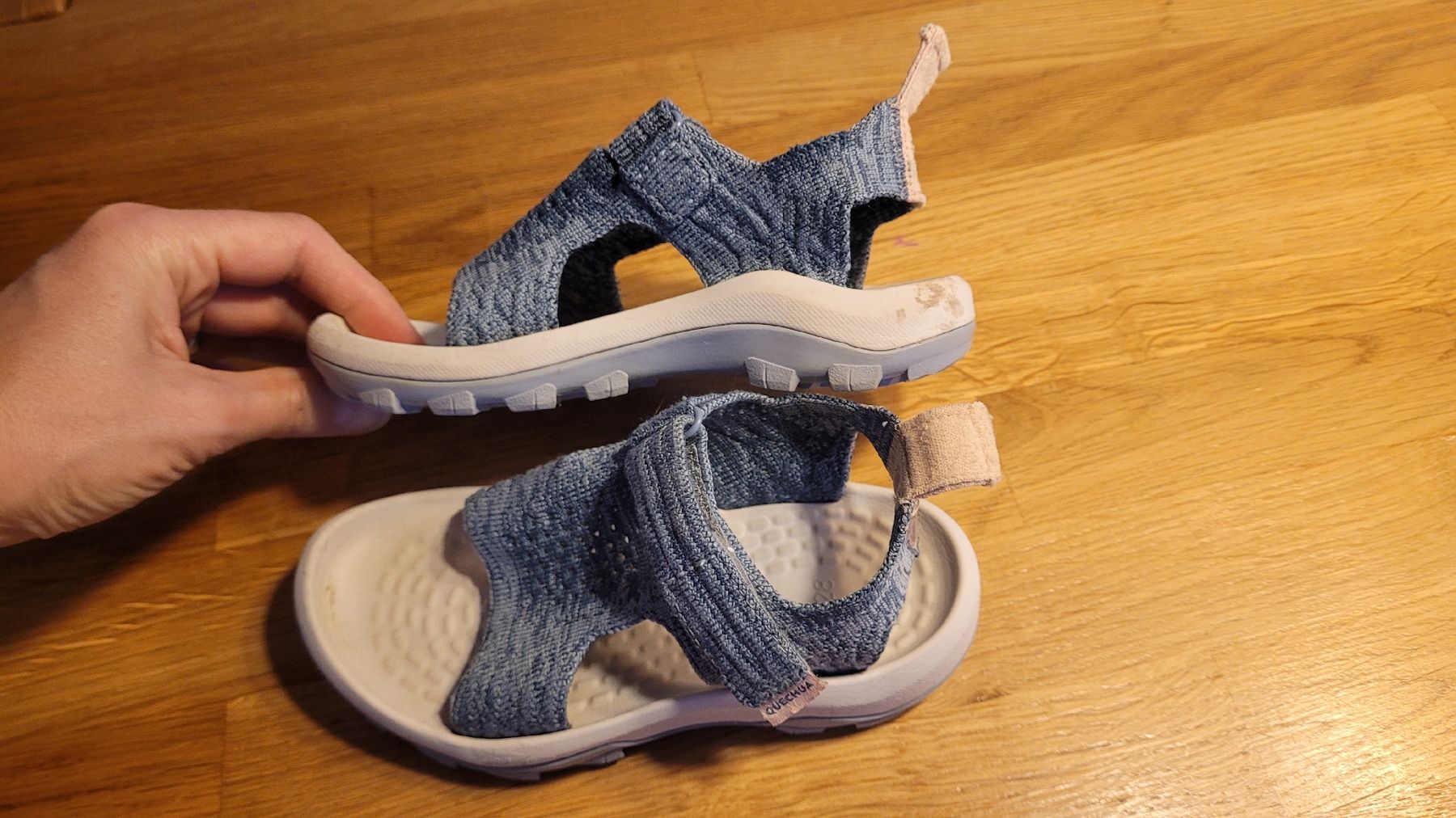 Decathlon Scarpe per ragazze: Wadersandalen, Grösse 28 – Usato da Uetendorf venduto da Heyhey3661 3