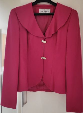 Costume femme fuchsia.