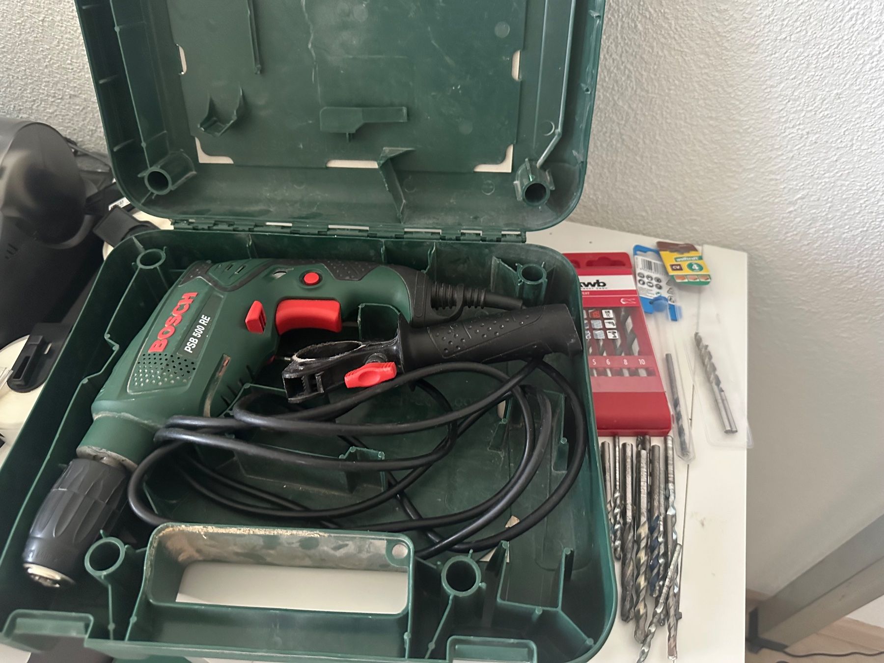 Bosch Bohrmaschinen: Schlagbohrmaschine Bosch – Gebraucht aus Pfäffikon ZH von AnjaAlbertin