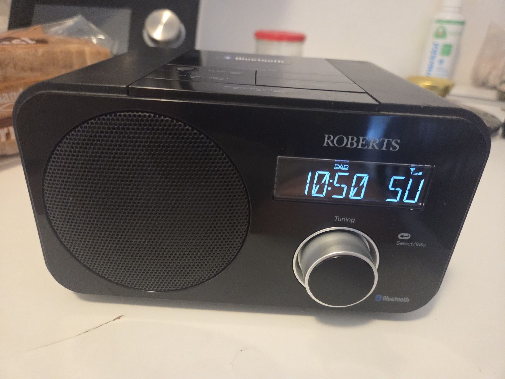 Radio: ROBERTS Blutune 40 DAB+ FM Radio Bluetooth schwarz – Usato da Flawil venduto da Hamdia12