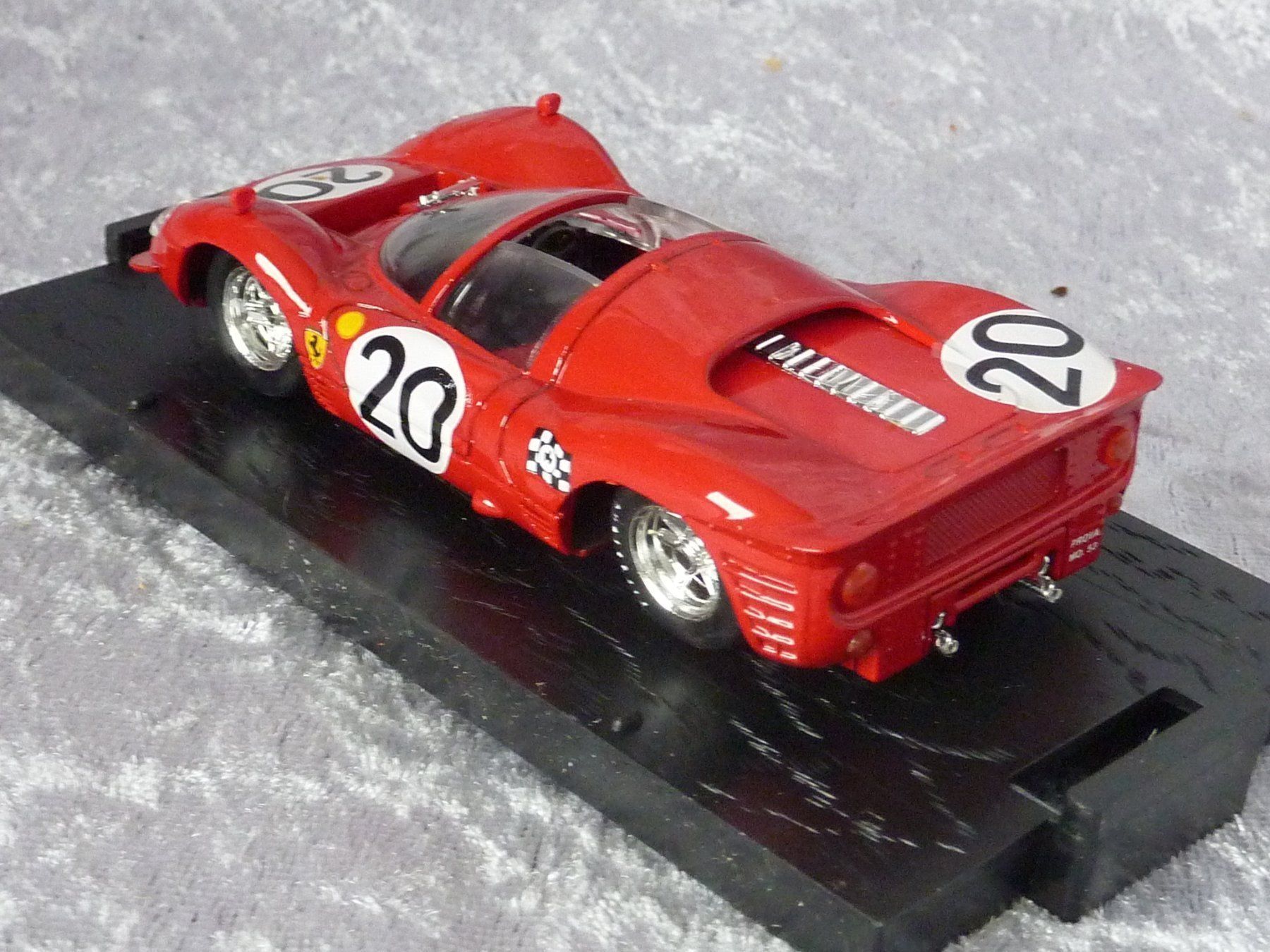 Ferrari Modellini d'auto: Ferrari 330 P4 1967  1:43 – Nuovo e nell'imballaggio originale da Dürrenäsch venduto da modellautos4you 3