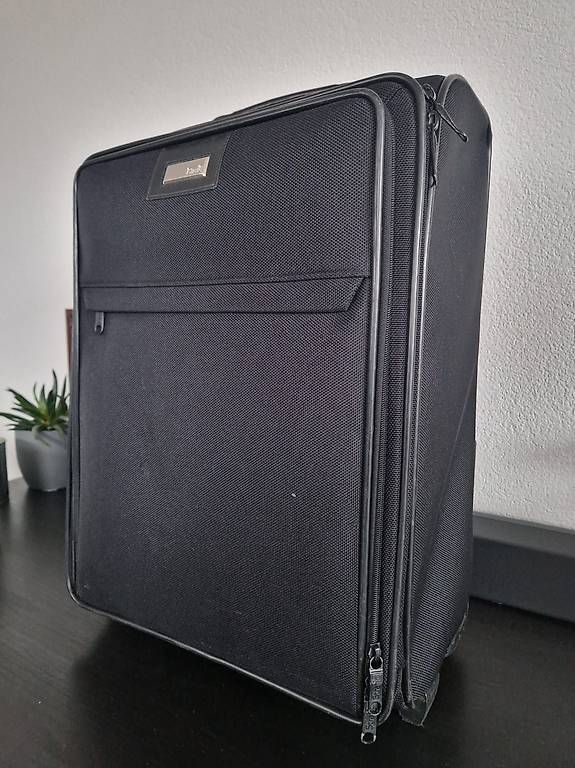 Valigie: Suitcase 53 x 38 x 25 cm – Usato da Dübendorf venduto da Olenaaa