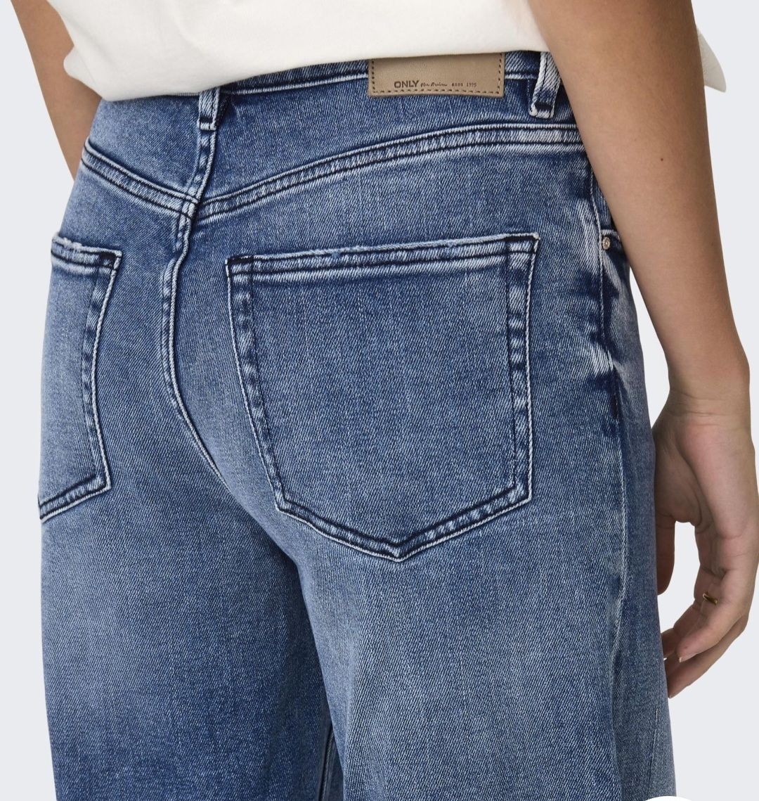 Only Jeans: Only Wide Leg Jeans Gr.32/32 – Usato da Oberaach venduto da Svea11 3