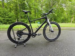 Neuwertiges BMC Urs Gravel Bike mit Flat und Dropbar Option