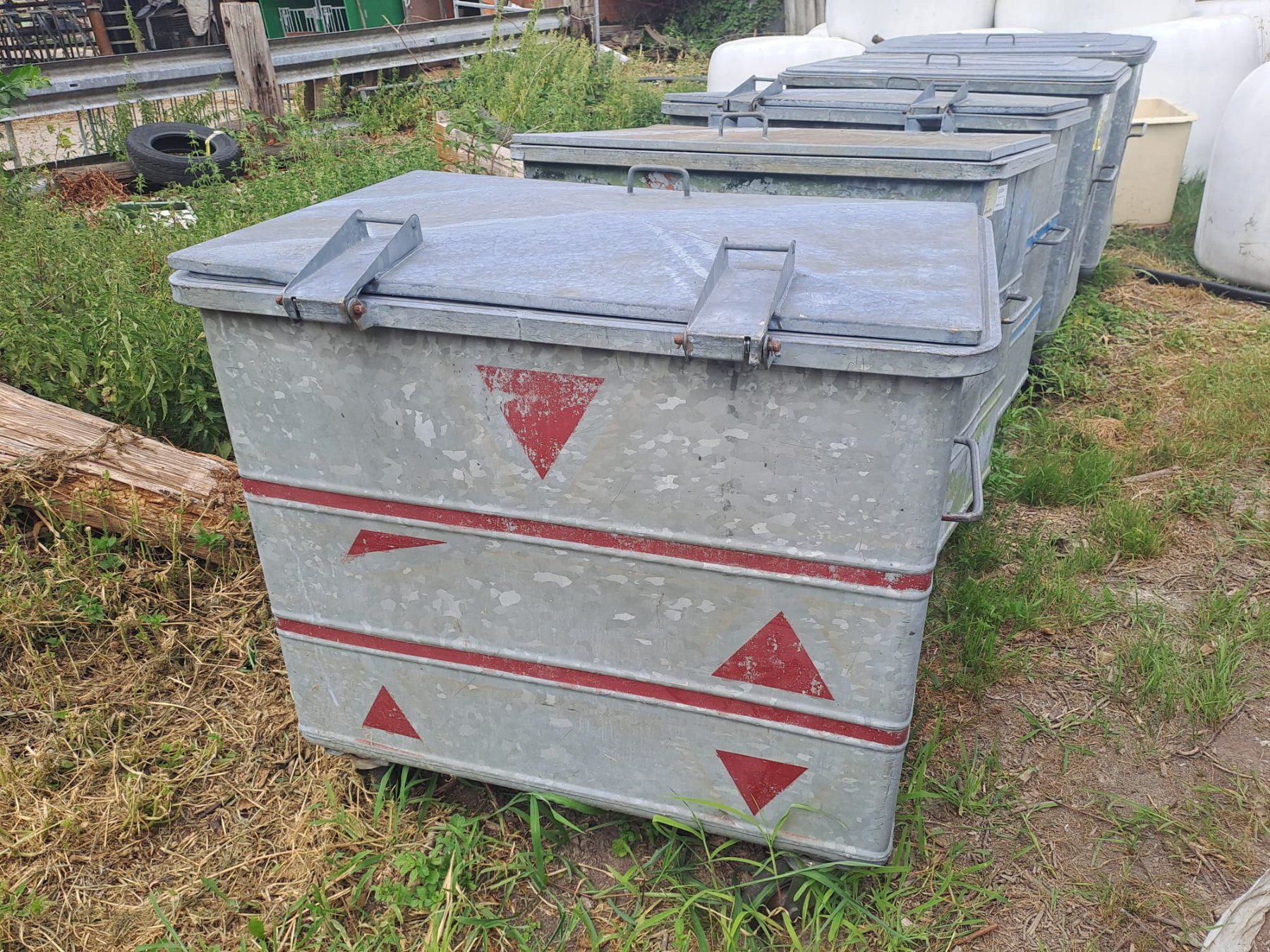 Korpus: Container 800l – Gebraucht aus Brittnau von Bienzu