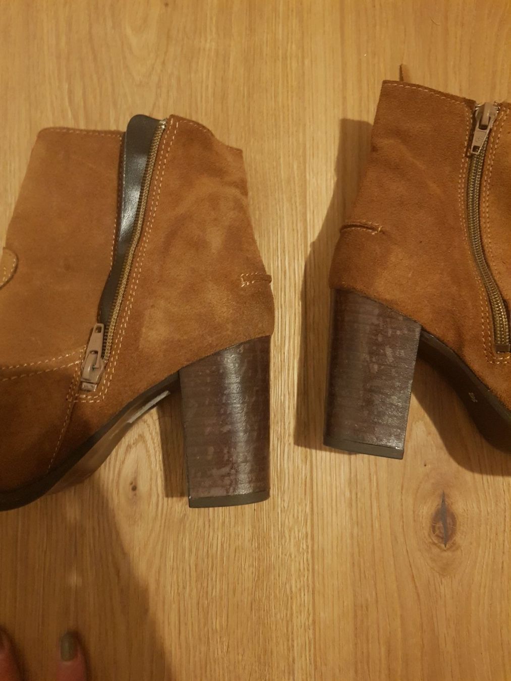 Damenschuhe: Boho Bull Boxer Stiefeletten Wildleder – Gebraucht aus Eschenbach SG von SanFranciscoCalifornia 1