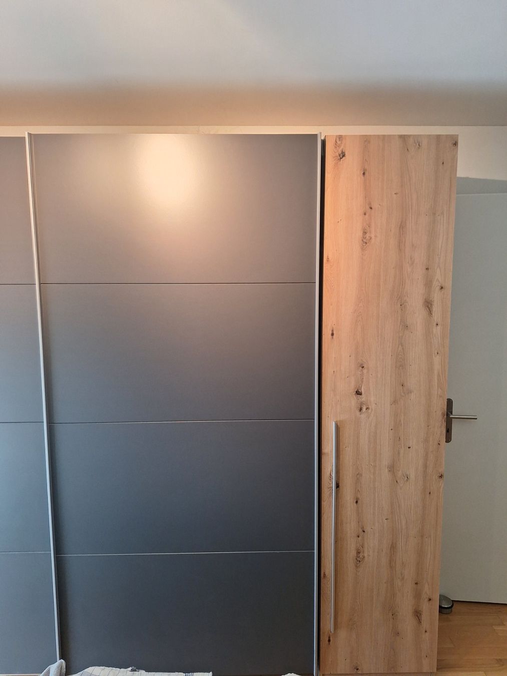 Mömax Schränke: Kleiderschrank – Gebraucht aus Kriens von chant 2