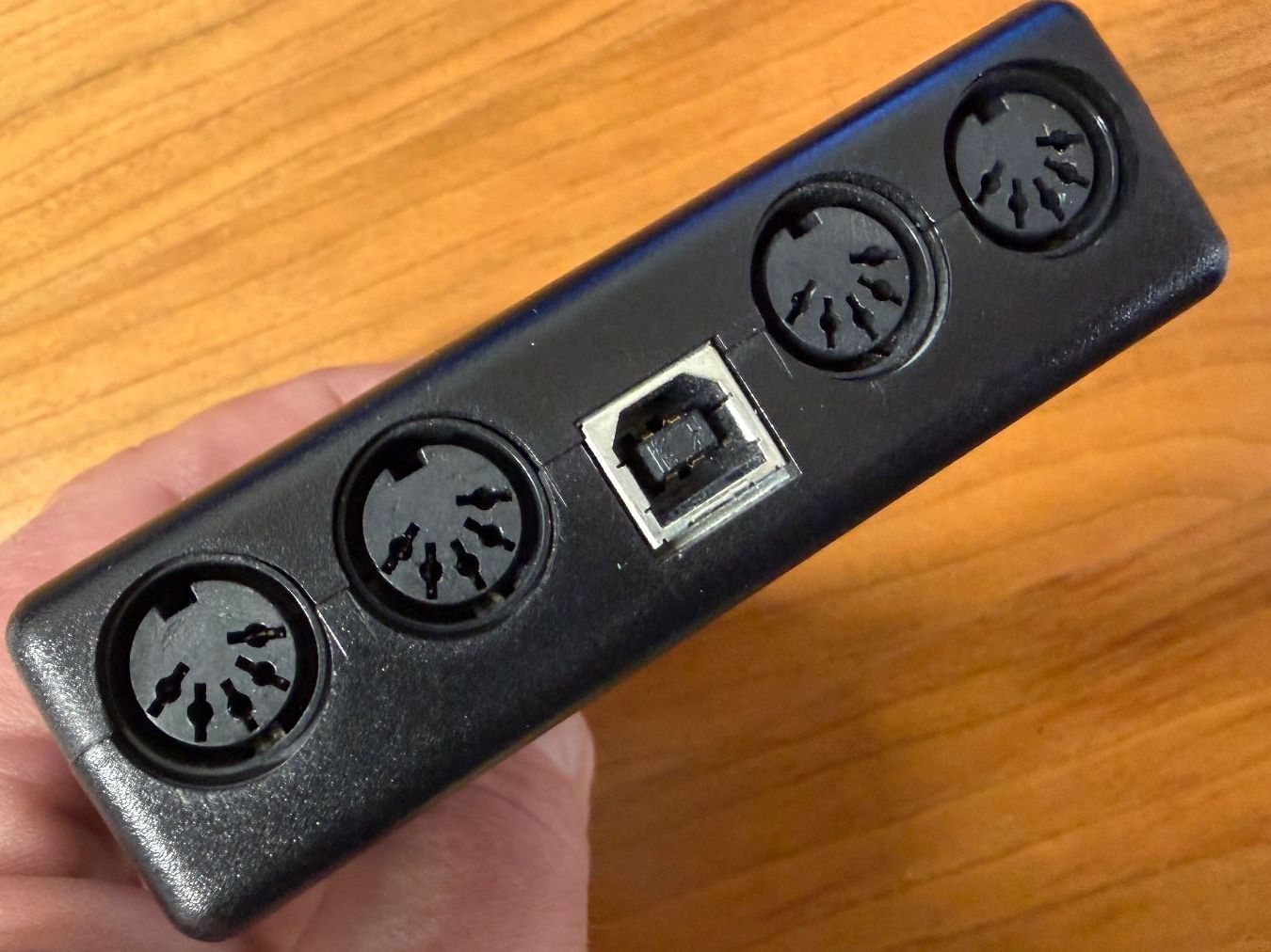 Strumenti musicali: Motu Fastlane USB MIDI-Interface A/B und MIDI-Thru-Schalter – Usato da Richterswil venduto da irgs025 1