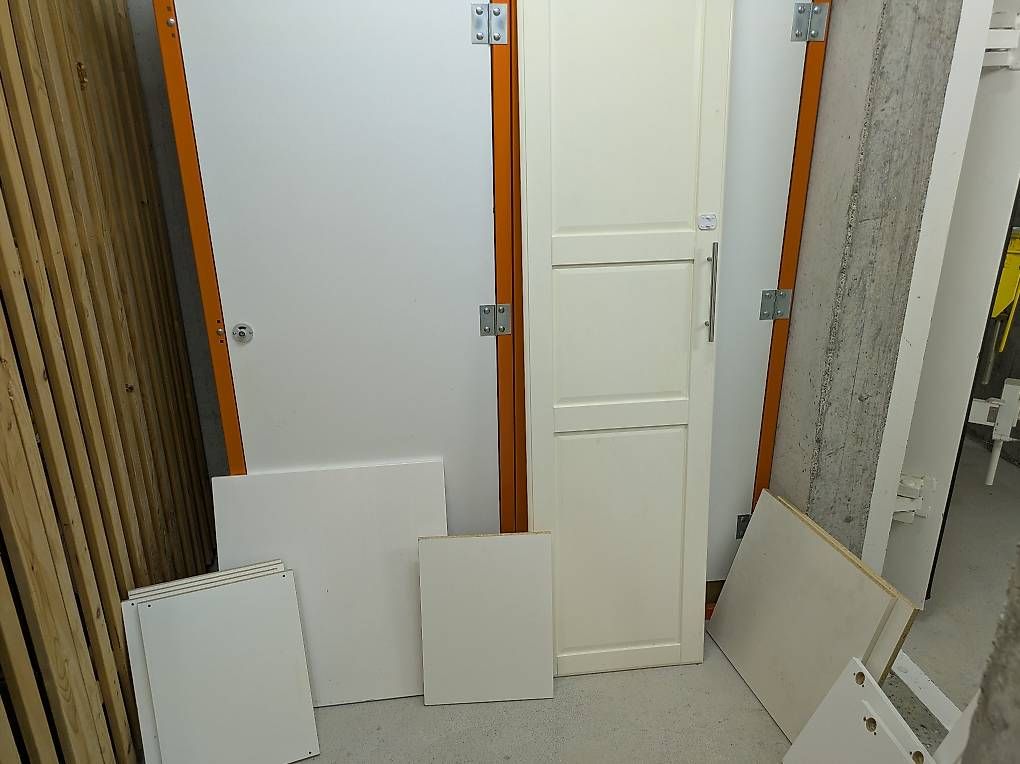 Scaffali: IKEA Ersatzteile & Fronten – Usato da Zürich venduto da JeromeTremblay 2
