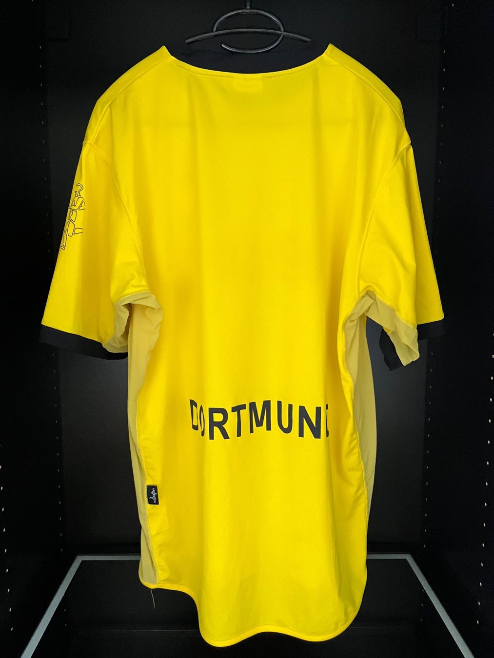 BVB Leibchen & Hosen: Borussia Dortmund Trikot – Gebraucht aus Näfels von dom_9p7f 1