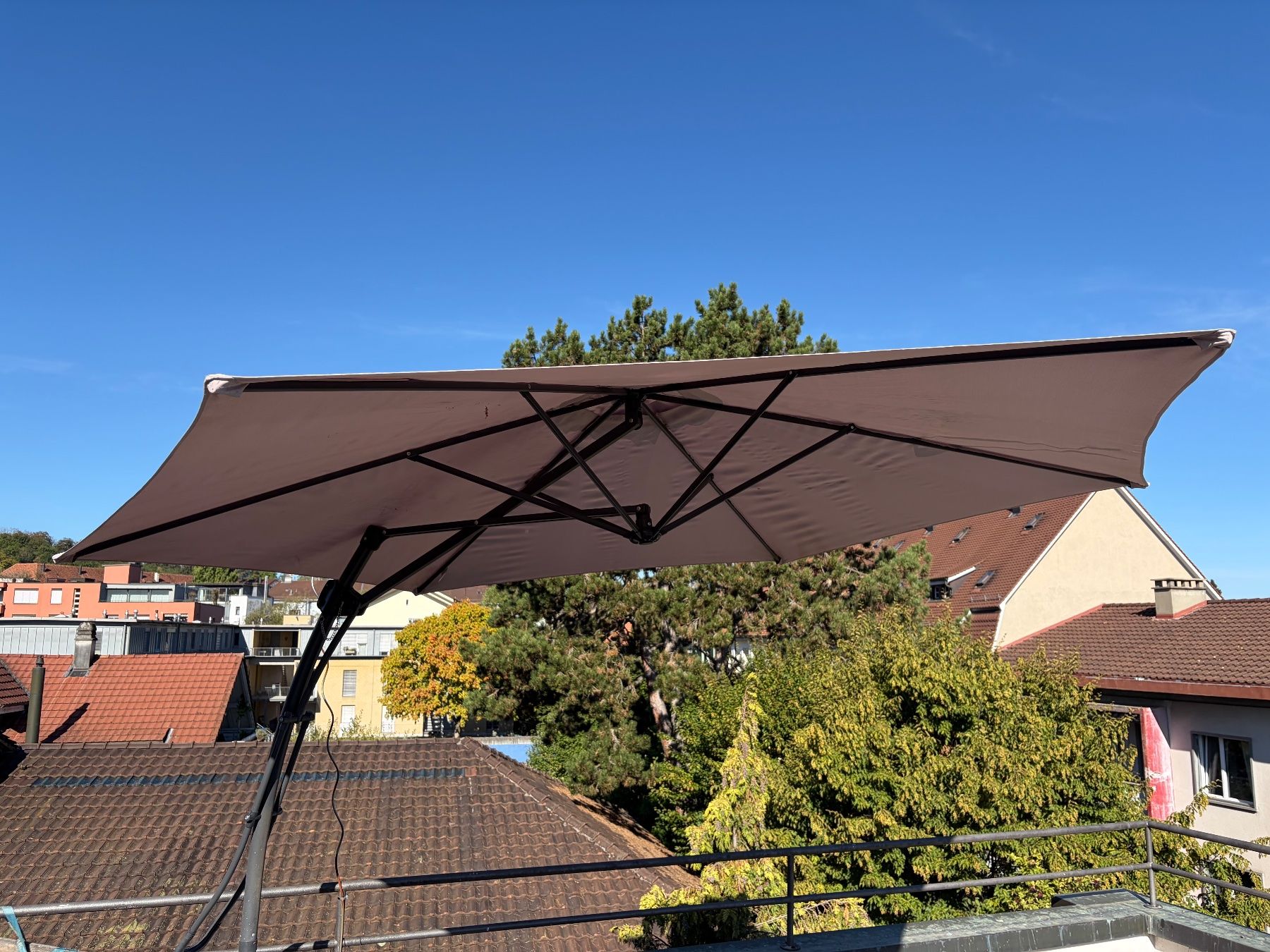 Ombrelloni: Sonnenschirm für Balkon, Garten oder Terrasse – Usato da Bern venduto da Cyru123