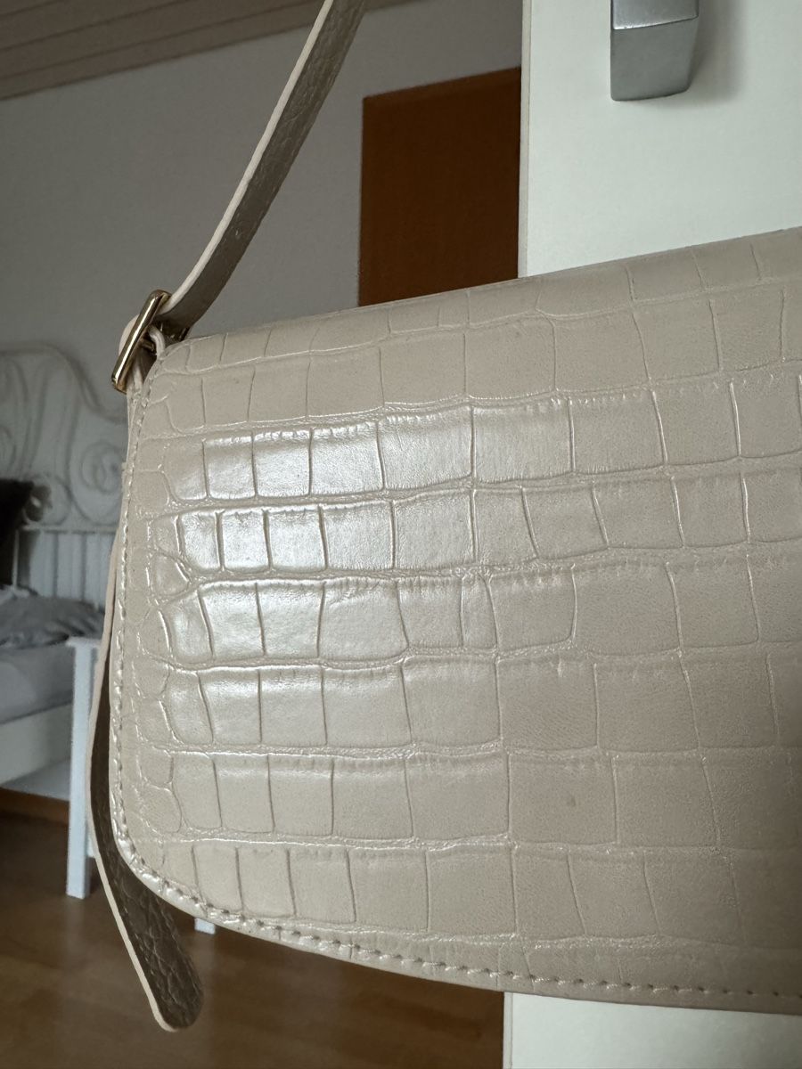 Borse da donna: Trendige Handtasche in Kroko-Optik – Nuovo (secondo la descrizione) da Marbach SG venduto da Noelia.La 1