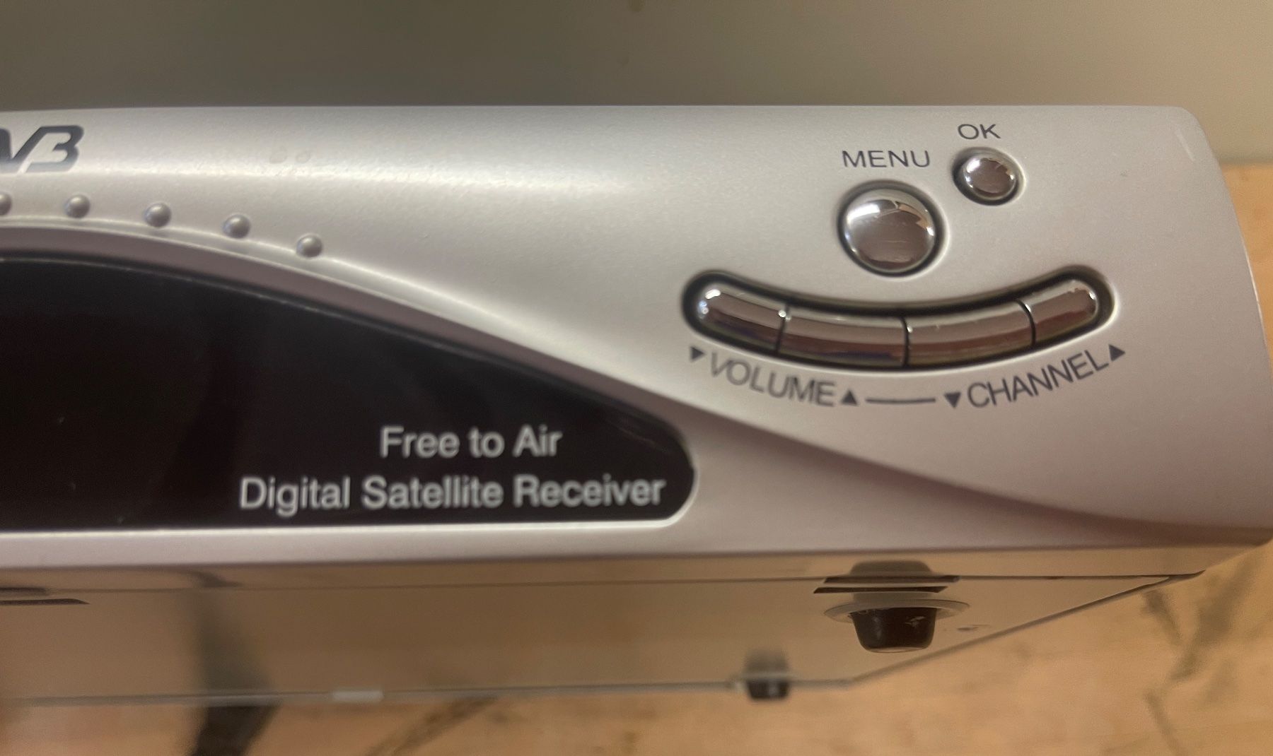 Ricevitori: Comag DVB-FTA lll Digital Sat Receiver mit Fernbedienung – Usato da Dänikon ZH venduto da Baeriswyl 4