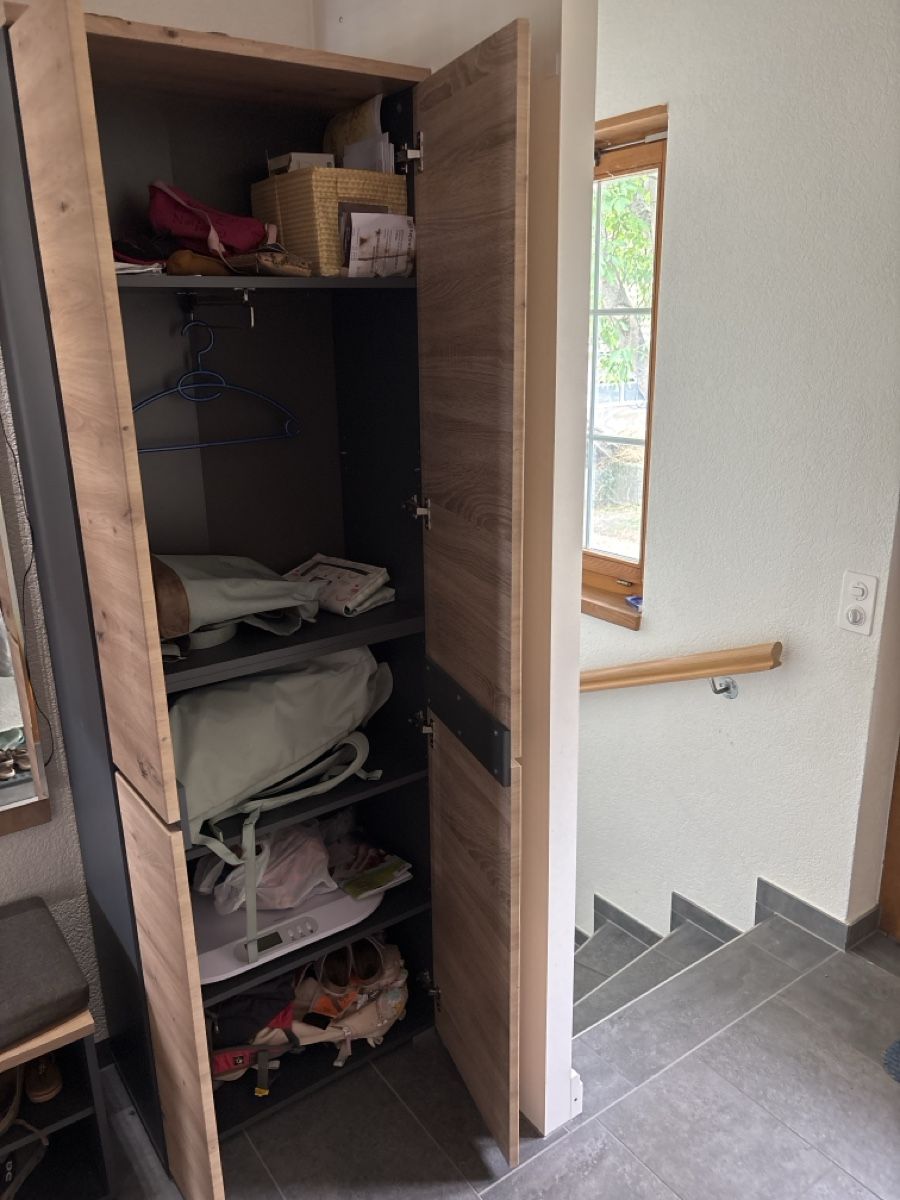 Guardaroba: Garderobe inkl. Sitzbank & Schrank – Usato da Holziken venduto da US3R 1