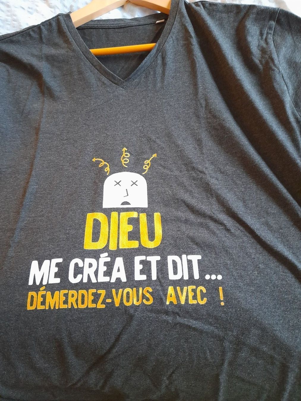 T-shirt: The shirt( neuf) – Nuovo (secondo la descrizione) da Miecourt venduto da Marly1 2
